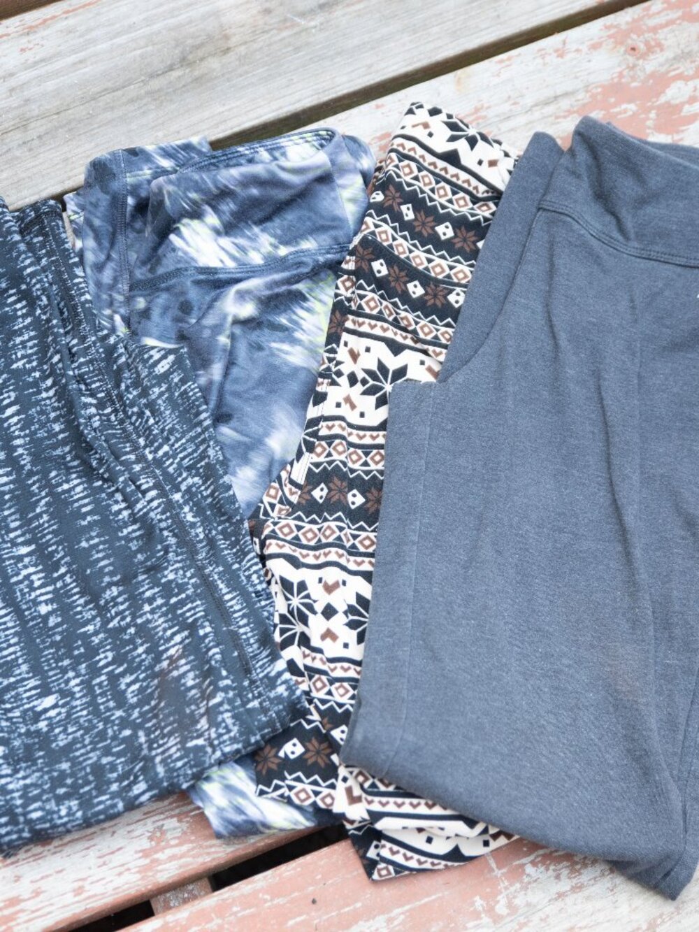 Lot of 4 women's leggings / sweat pants size small / medium good condition.